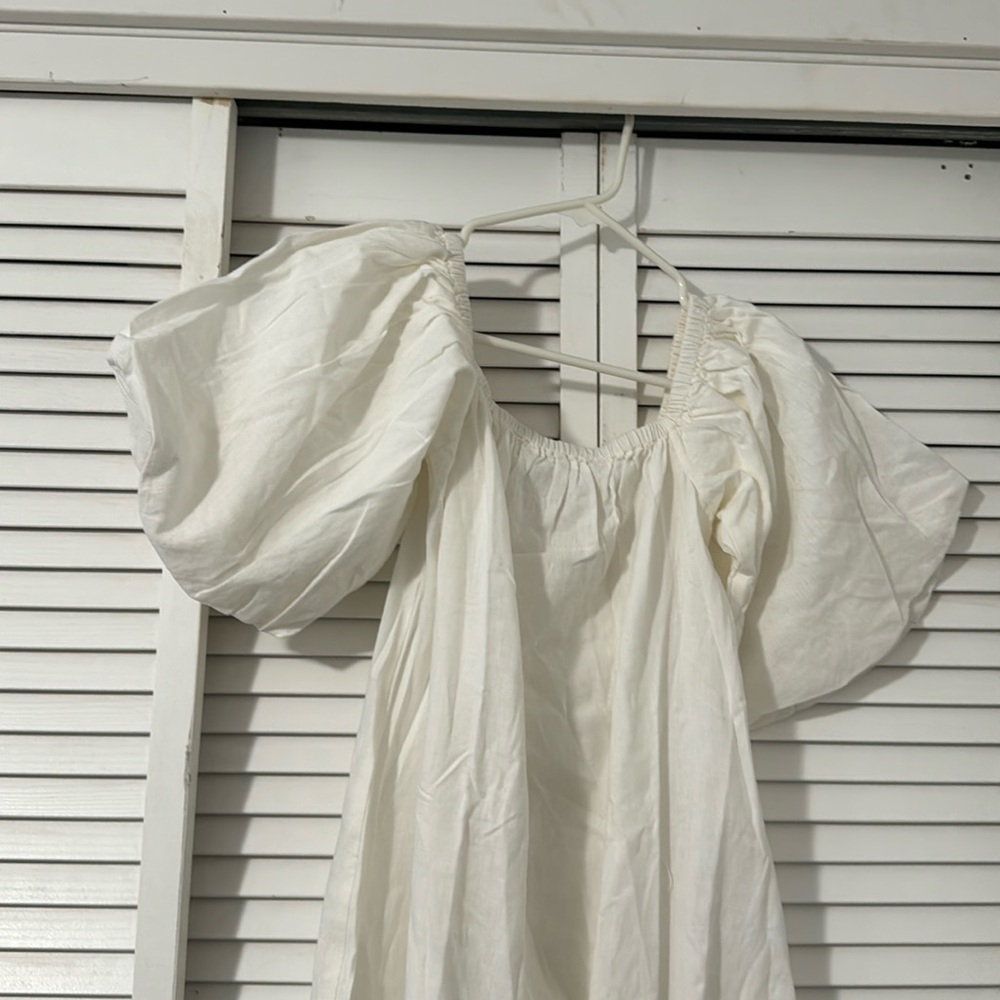 Gorgeous white off the Shoulder dress